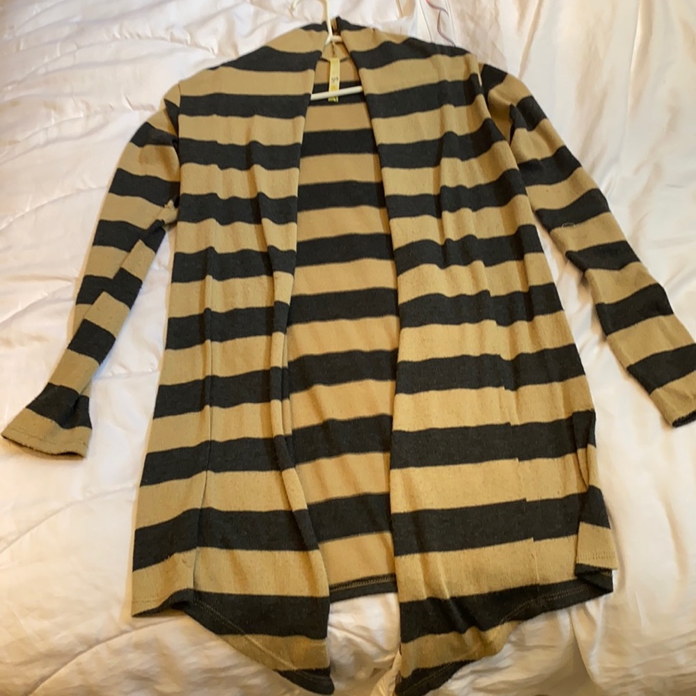 Tag tan & gray stripe long cardiagan size S-M